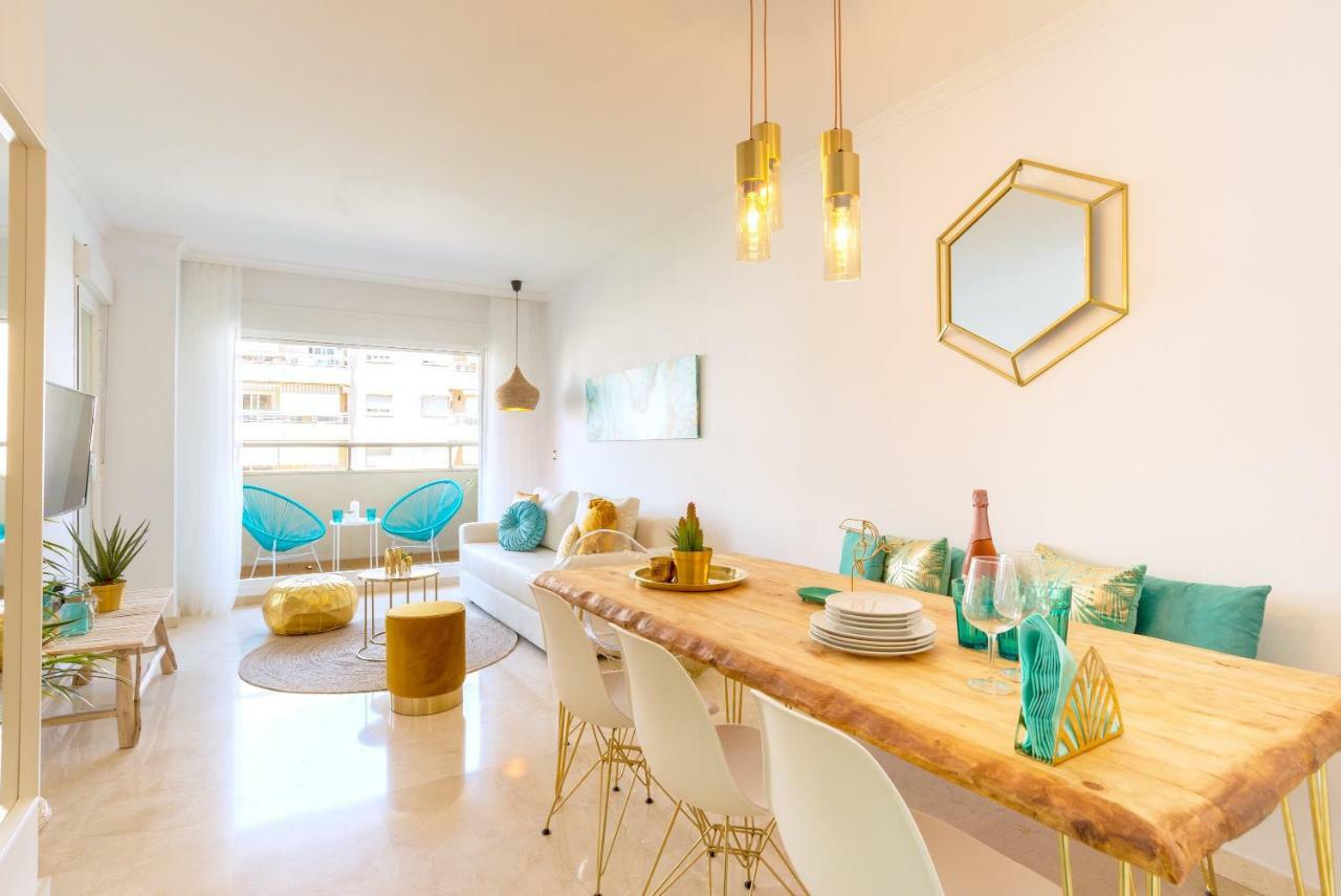 Charming Apartment On The Beach - Pool And Parking Málaga Exterior foto