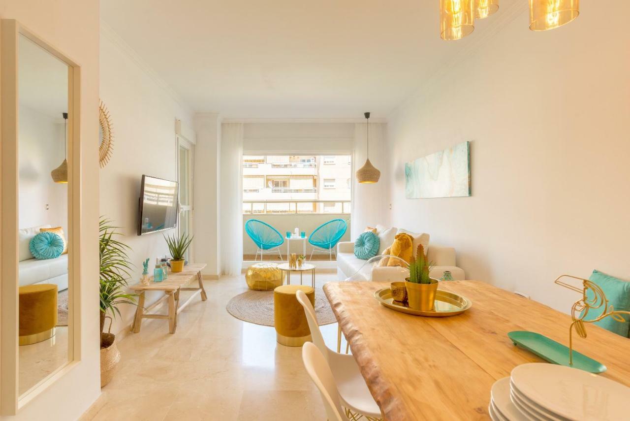Charming Apartment On The Beach - Pool And Parking Málaga Exterior foto