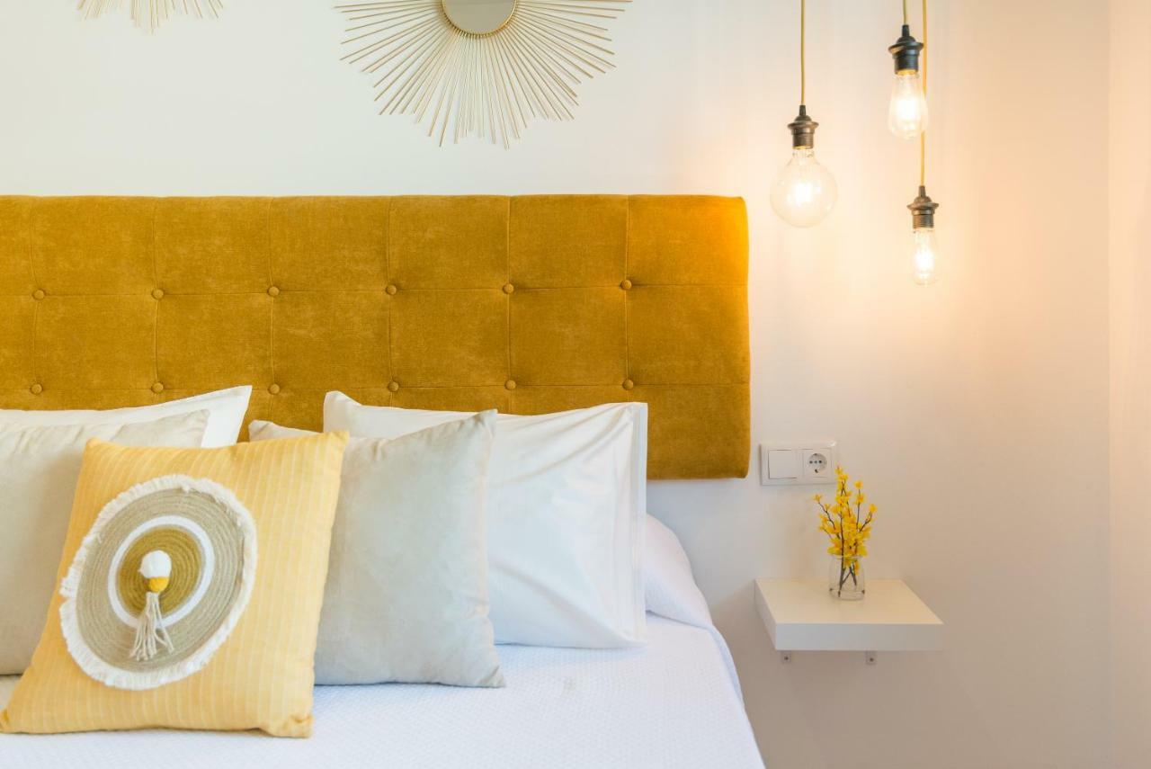 Charming Apartment On The Beach - Pool And Parking Málaga Exterior foto