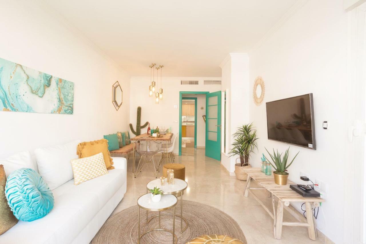 Charming Apartment On The Beach - Pool And Parking Málaga Exterior foto