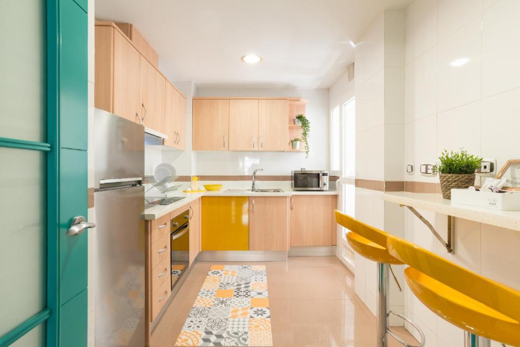 Charming Apartment On The Beach - Pool And Parking Málaga Exterior foto